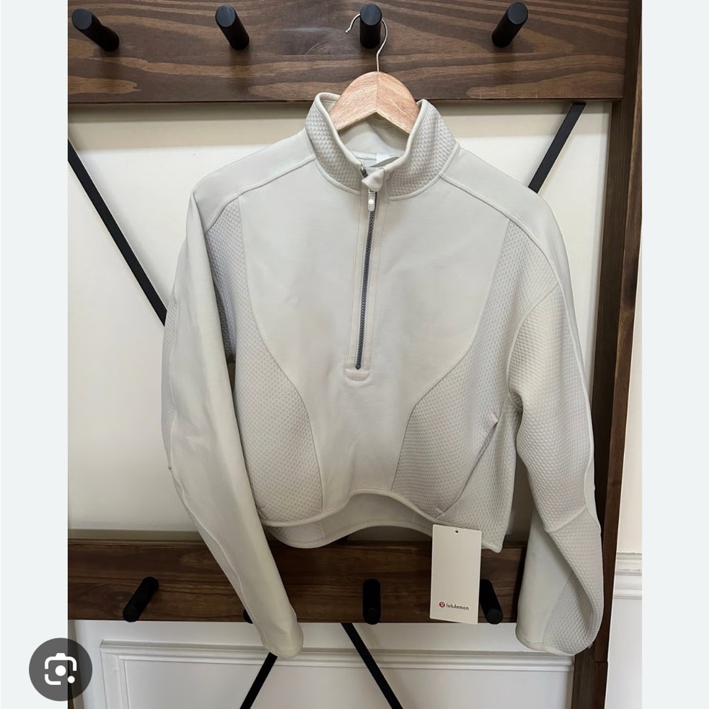 Lululemon Bone Cropped pullover